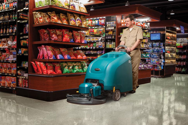 Using a Tennat B7 Scrubber Dryer to clean a supermarket